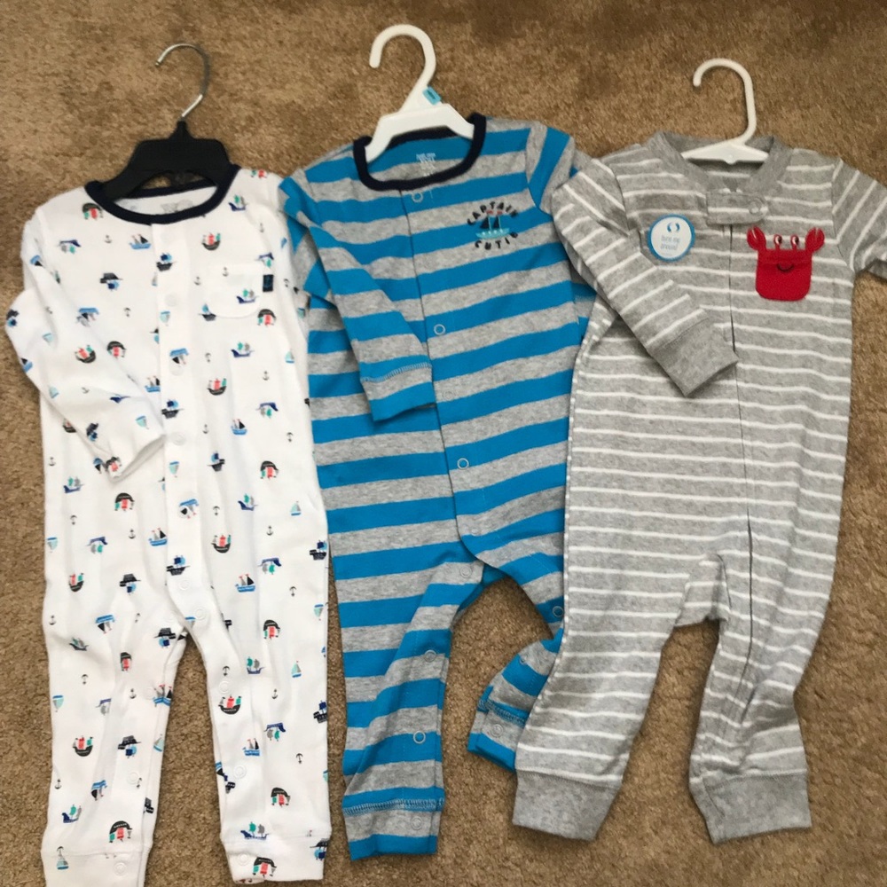 🚫sold 🚫 Carter’s sleep and play outfits 6 months